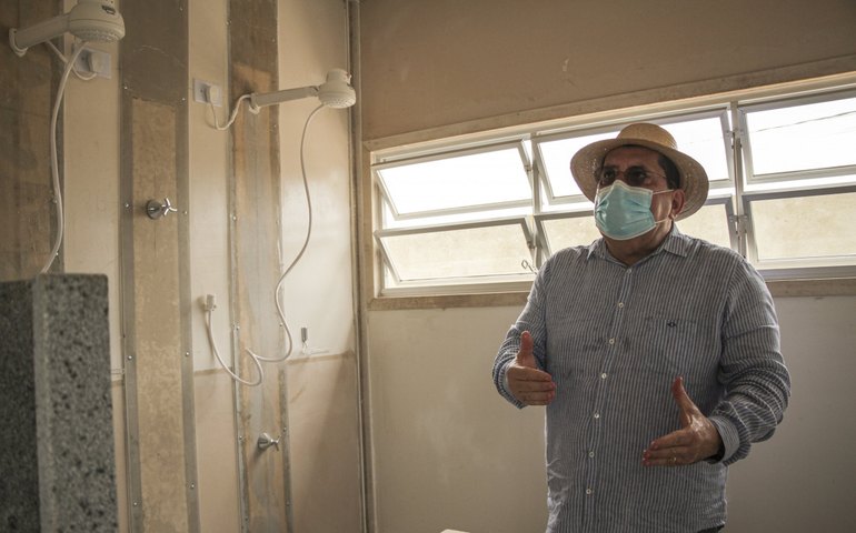 Prefeito de Rio Largo visita instalações de nova creche entregue no conjunto Antônio Lins