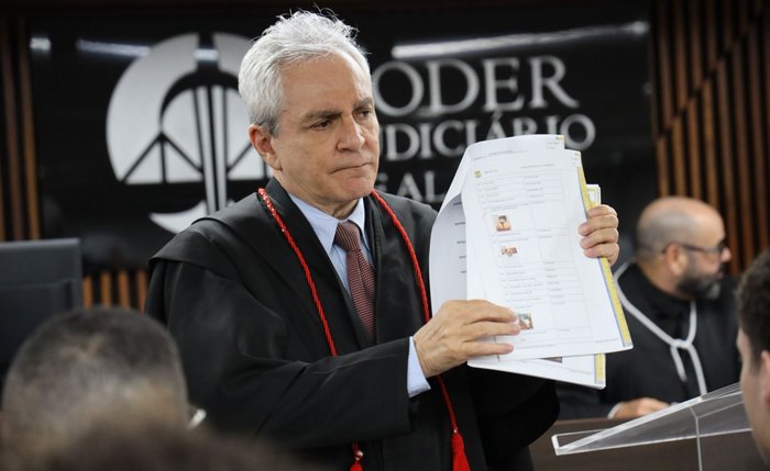 Promotor ironiza defesa de serial killer que culpa Arcanjo Miguel