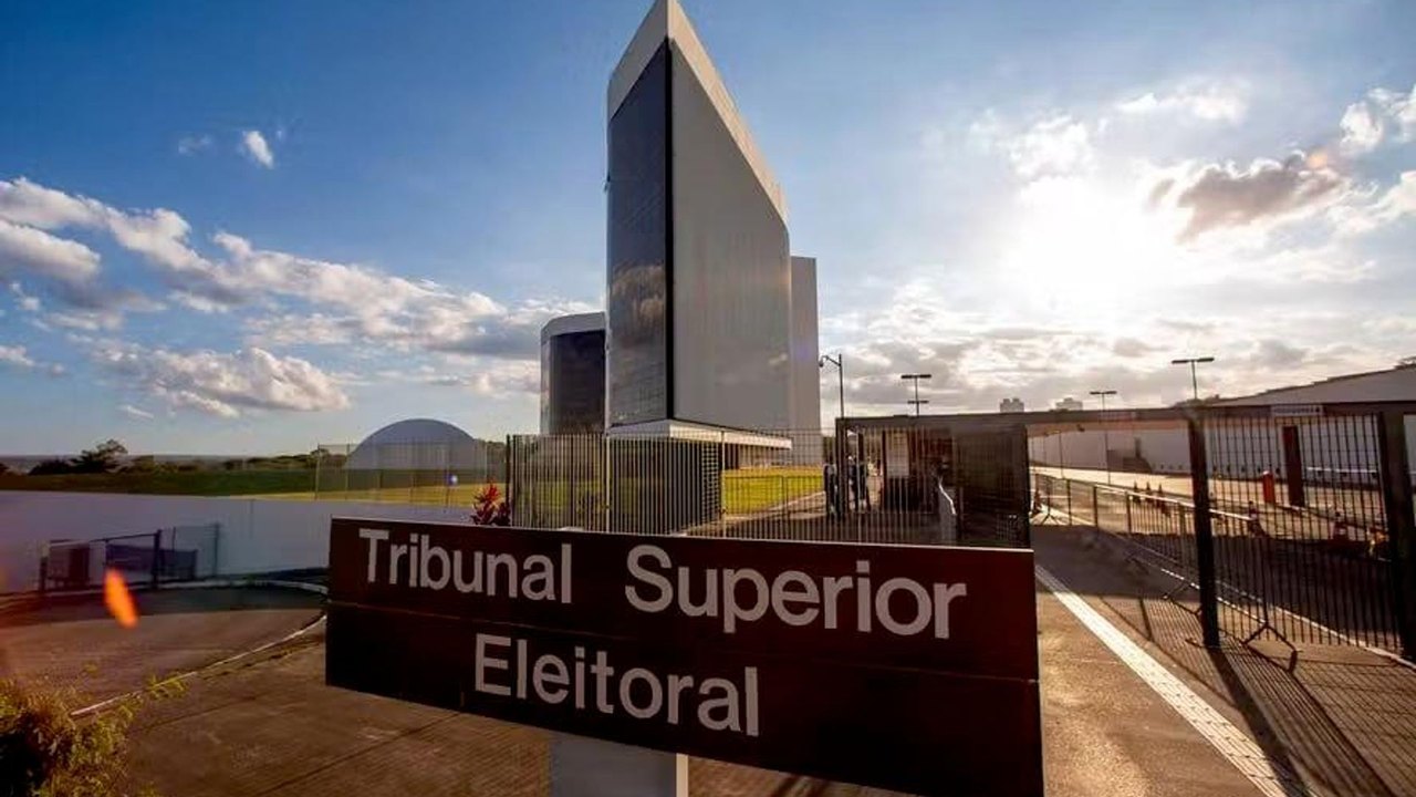 MPE pede multa à Meta e retirada de vídeo falso sobre urnas
