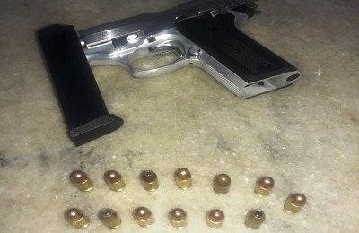 Rocom 07, do 5º BPM, apreende arma de fogo com indivíduo no bairro Santa Lúcia, em Maceió