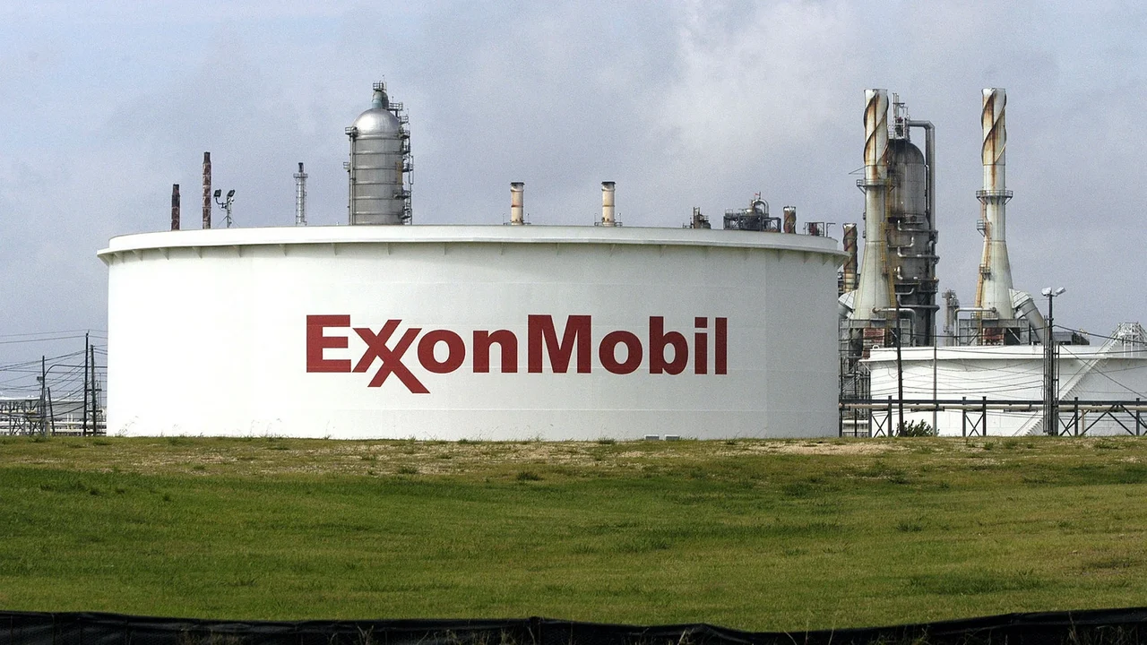 EUA: ExxonMobil deverá pagar US$ 725 milhões em danos a mecânico que desenvolveu câncer