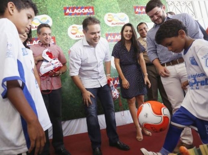 Governador reafirma apoio aos clubes de futebol