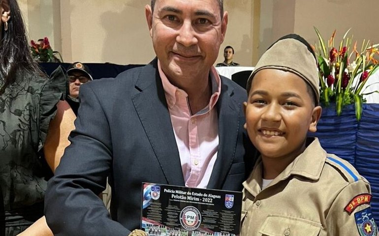 Secretário de Defesa Social representa o prefeito Luciano em formatura do Pelotão Mirim