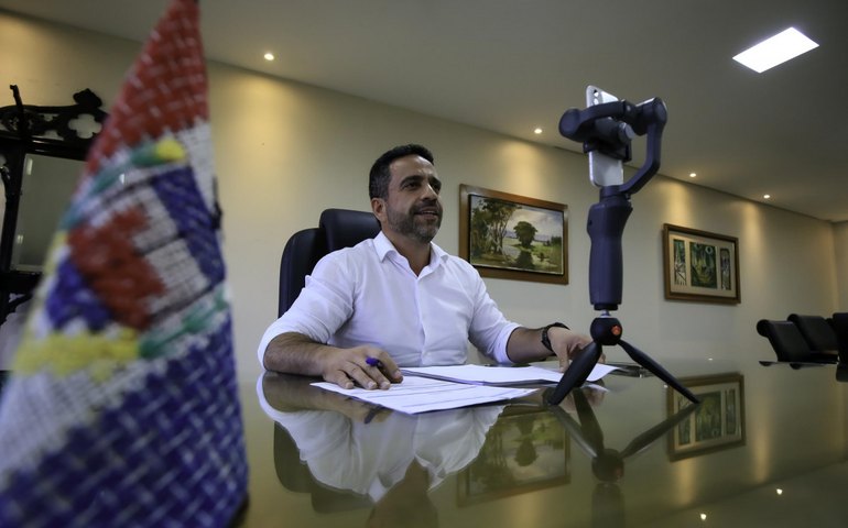 Paulo Dantas entrega caminhão e anuncia investimentos para Feliz Deserto