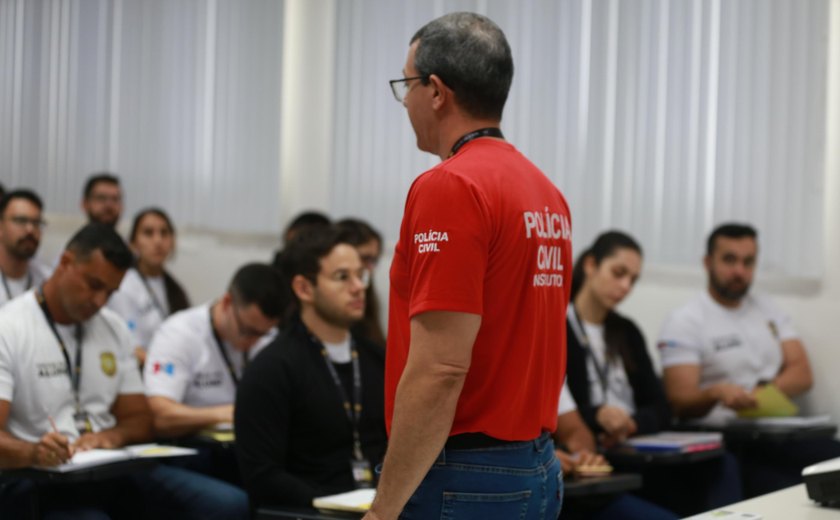 Peritos oficiais participam da formação dos novos delegados da Polícia Civil