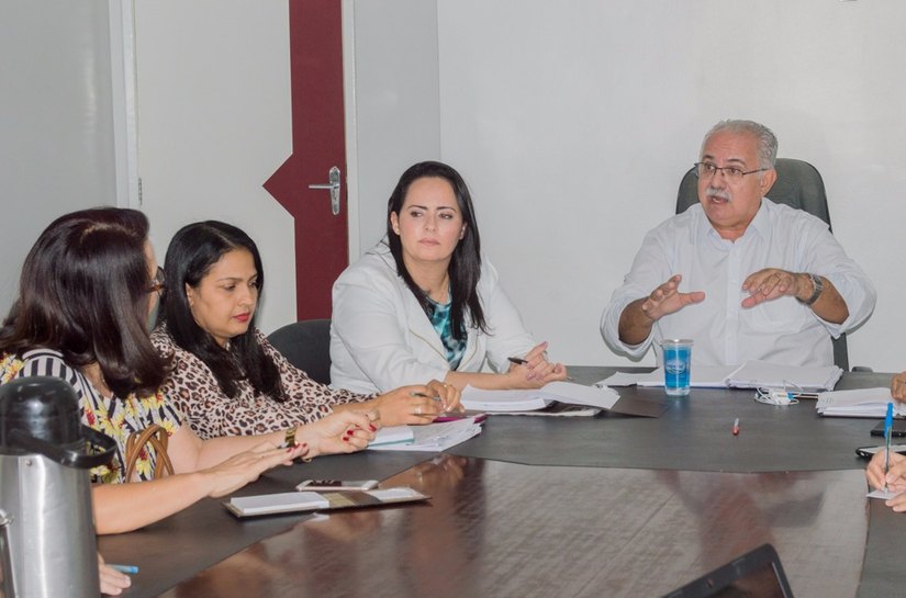 Teófilo apresenta para Comissão da Câmara análise e perspectiva do Fundeb