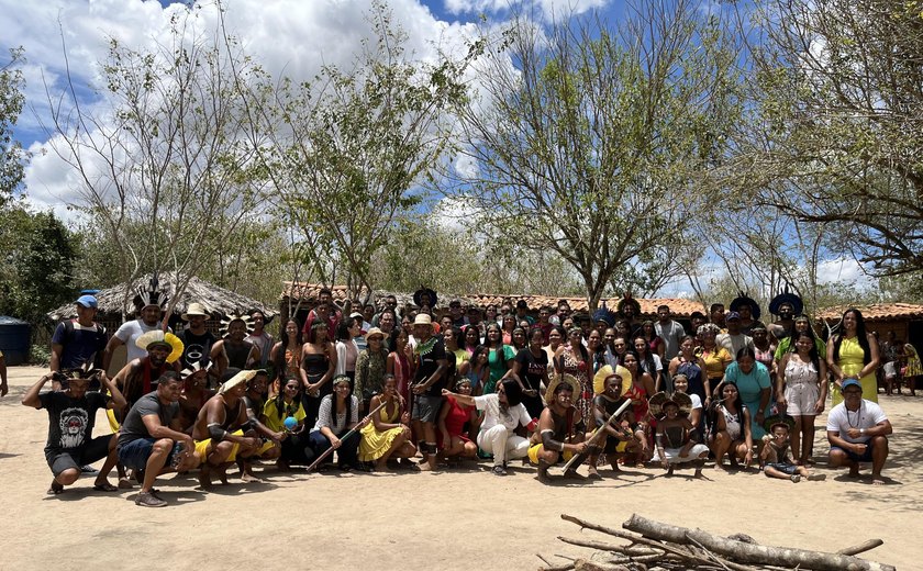 Pela 1ª vez no Brasil, mais de 200 indígenas colam grau em universidade pública; formatura será em Maceió