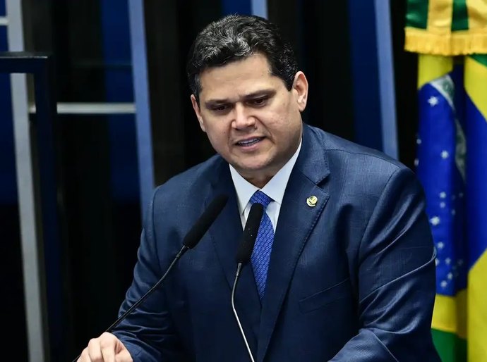 Congresso não admite ingerência em Poderes do Brasil, diz Alcolumbre