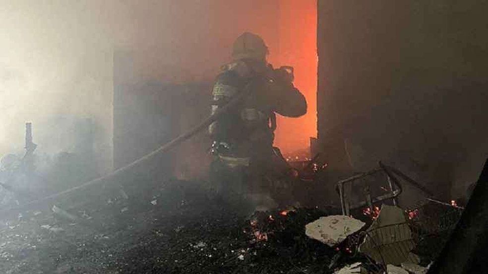 Homem causa incêndio em apartamento por não apagar cigarro