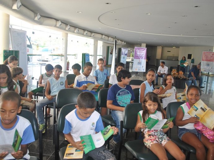 Alunos de escolas municipais visitam Memorial à República