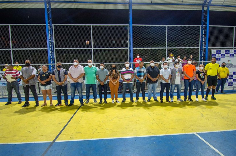 Campeonatos de Futsal em Santana movimentam 24 equipes e um grande público na abertura