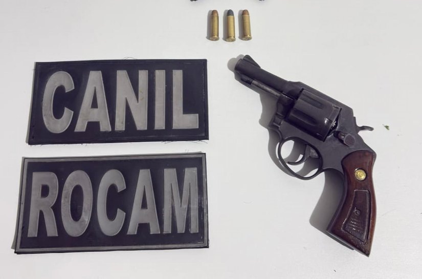 PM flagra homem com arma de fogo e prende suspeito em Arapiraca