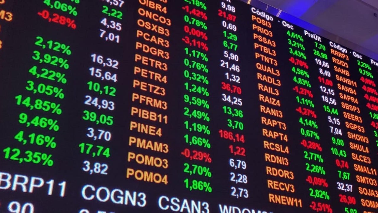 Viés de baixa em NY contamina Ibovespa, apesar de desaceleração do IPCA-15