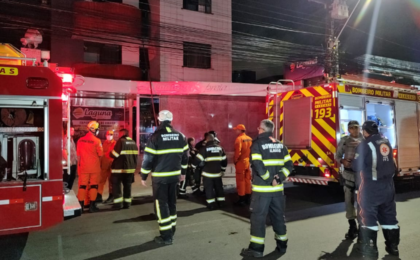 Incêndio causa pânico em hóspedes de hotel na orla de Maceió