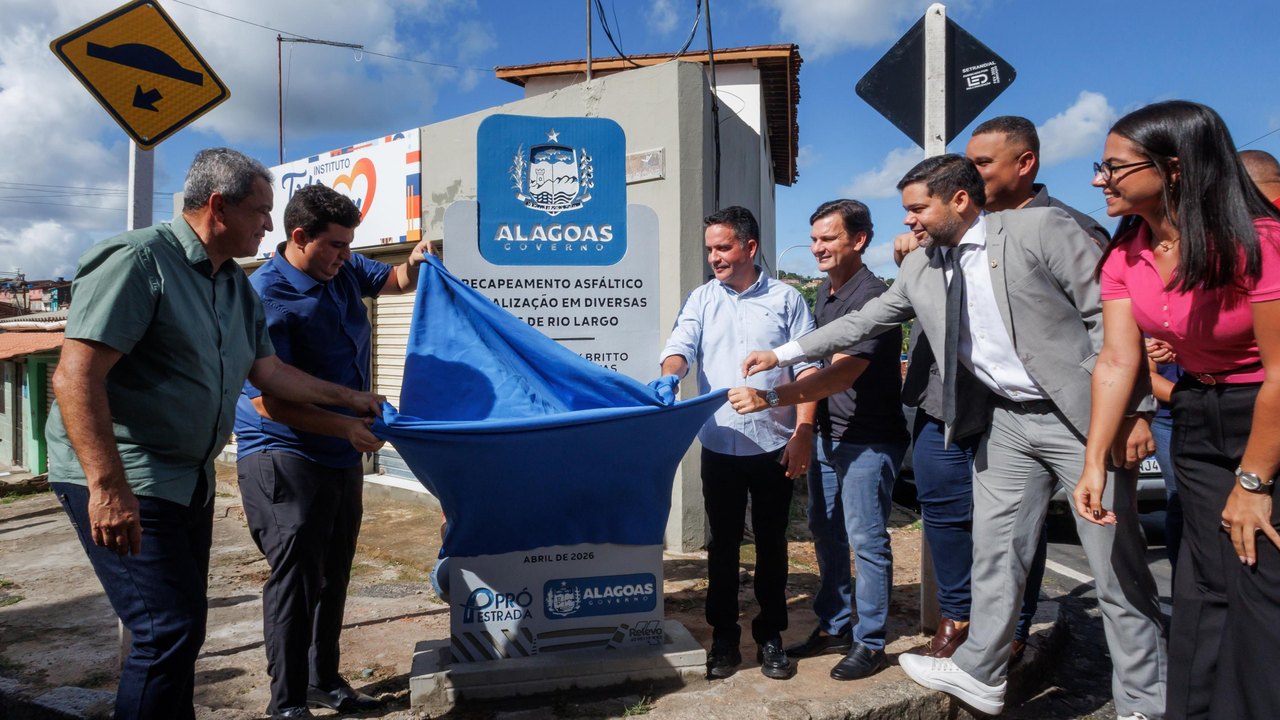 Governo inaugura 66 ruas, entrega sala do Saúde Até Você Digital e distribui sementes em Rio Largo