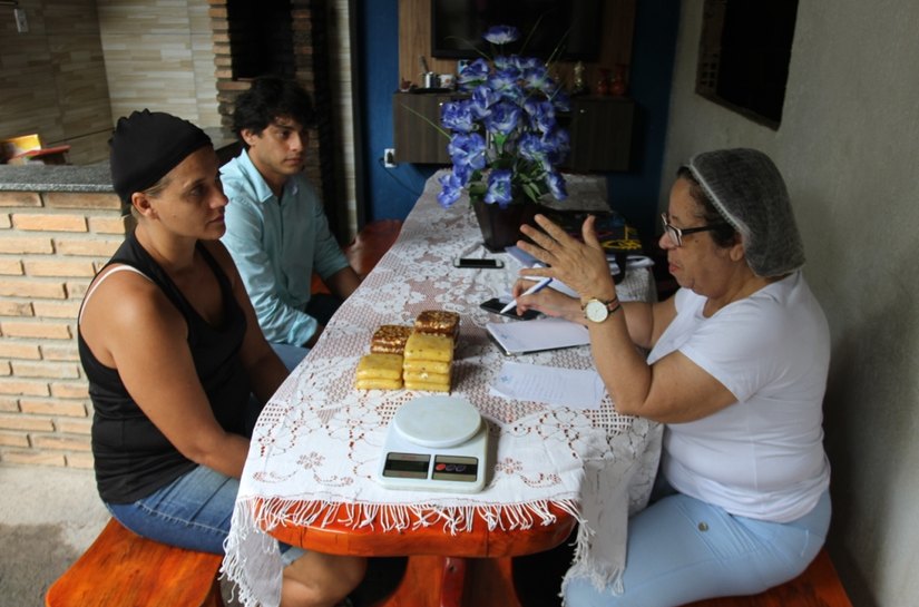 Após formalização, cocadeiras da Massagueira recebem consultoria individual do Sebrae