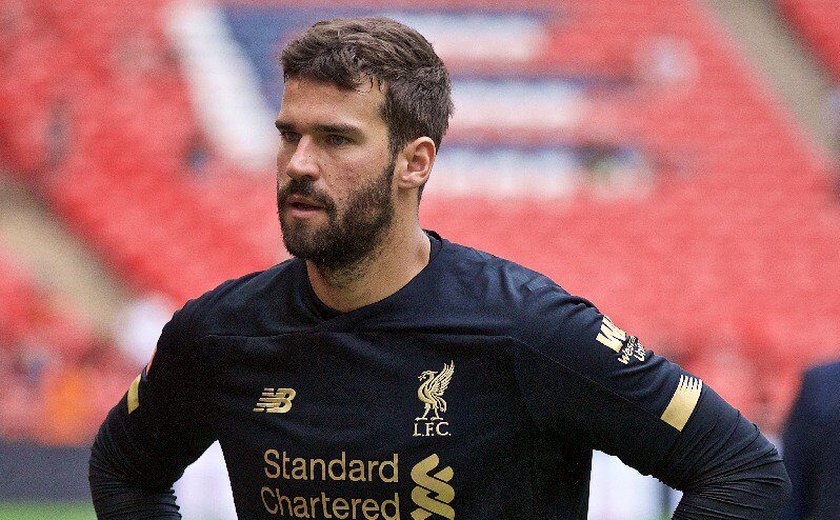 Alisson lembra conselho de Dadá Maravilha para cabeceio em gol do Liverpool