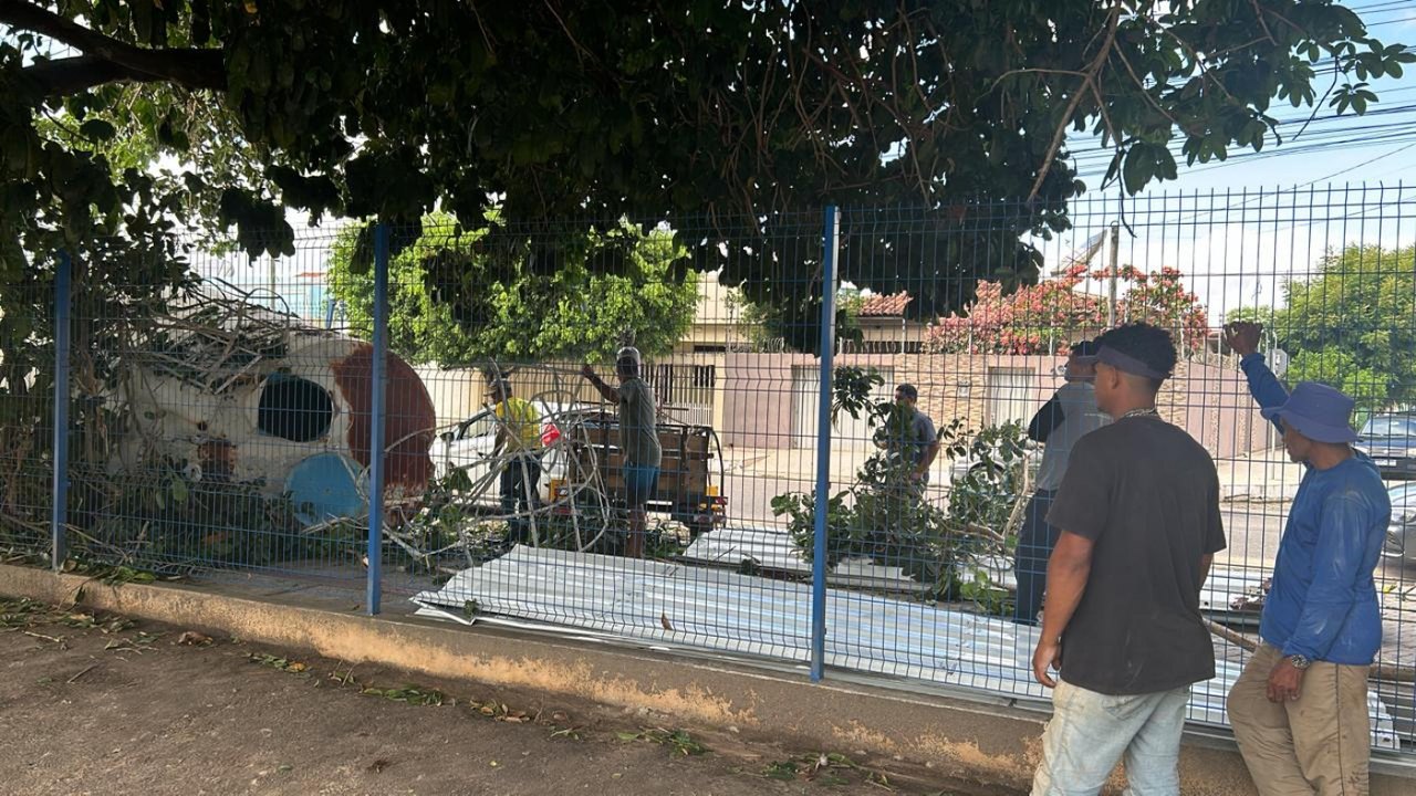 Seduc isola escola em Arapiraca após tombamento de caixa de água