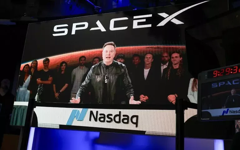 Musk diz que SpaceX pode superar US$ 1 tri em receita anual até 2031