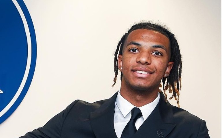 PSG aposta na renovação e anuncia Cher Ndour, meia italiano de 18 anos