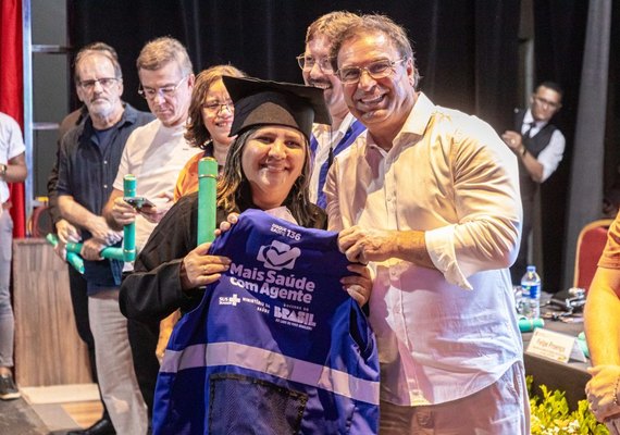 Mais de mil agentes de saúde e de endemias recebem diploma em Arapiraca