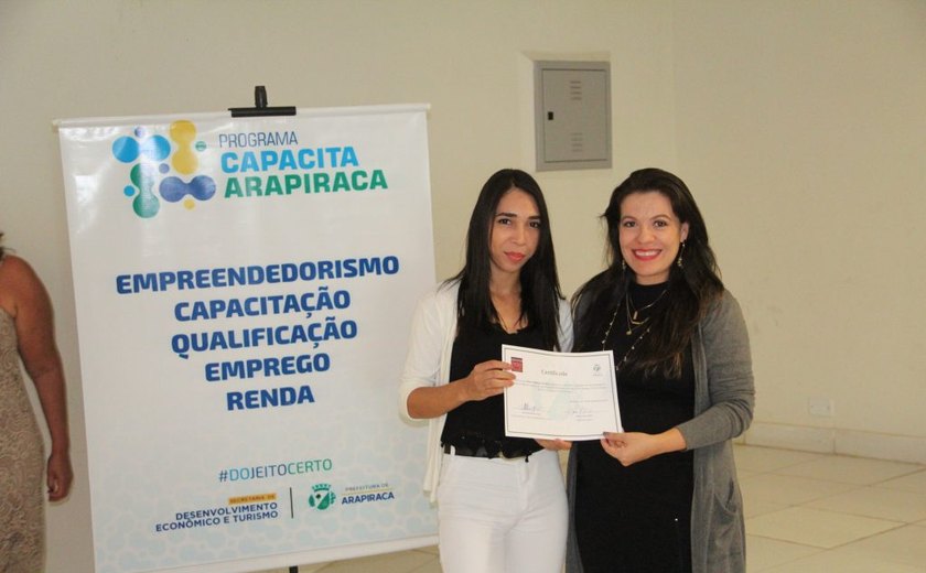 Prefeitura realiza entrega de certificados para as primeiras turmas do Capacita Arapiraca