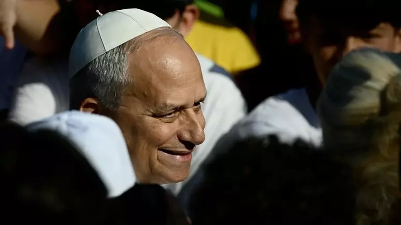 Papa chega a Assis para visita pelos 800 anos da morte de São Francisco