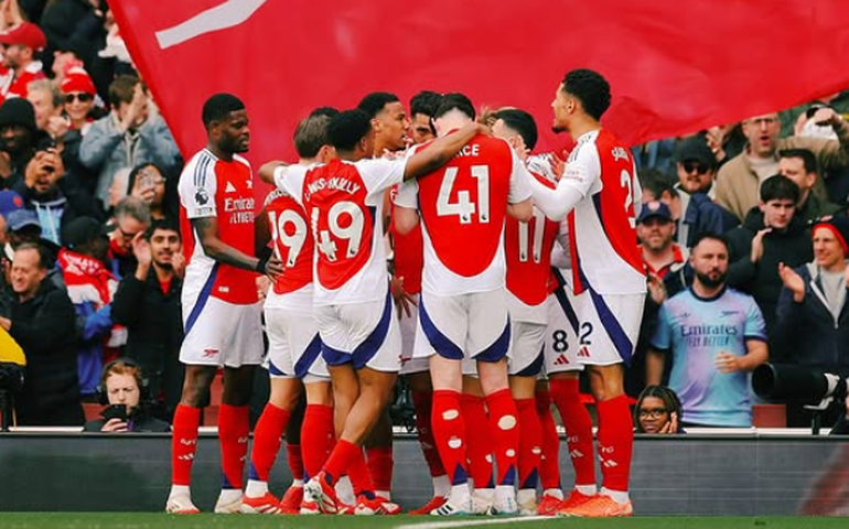 Arsenal supera o Chelsea em clássico londrino e volta a vencer no Inglês