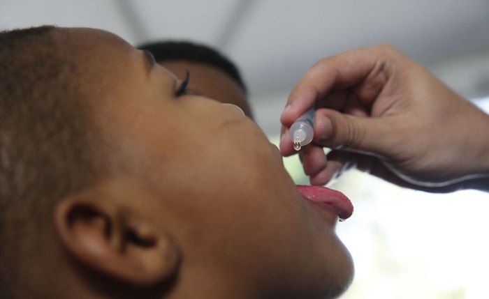 Crianças devem ser imunizadas, a partir de hoje, contra a poliomielite