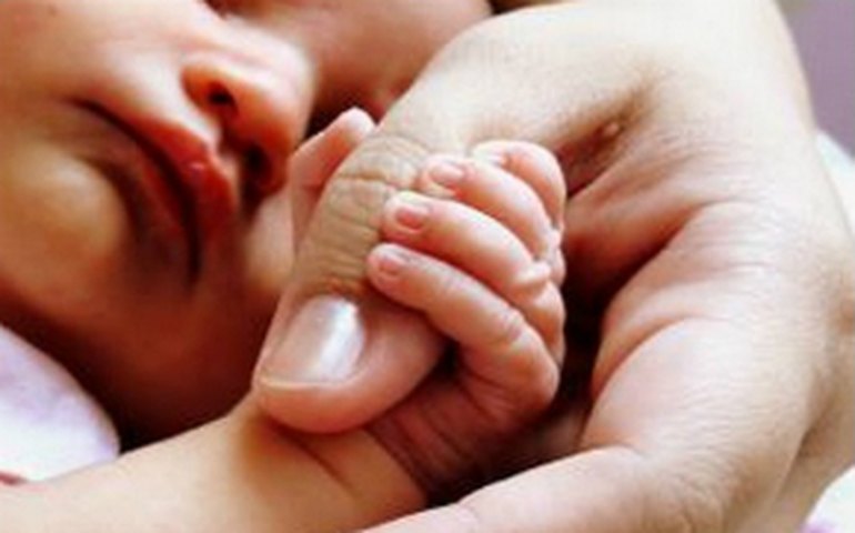 Mãe terá mesmo direito do pai de registrar o nascimento do filho em cartório