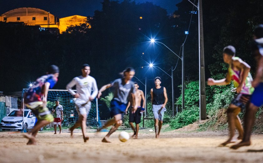 Ilumina alcança um terço das comunidades de Maceió com investimentos de mais de R$ 4,9 milhões