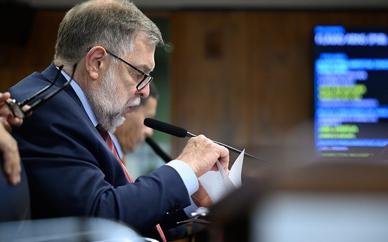 CCT aprova 16 outorgas de emissoras de rádio no país