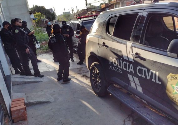 Polícia Civil prende três suspeitos por receptação de baterias de antenas de telefonia