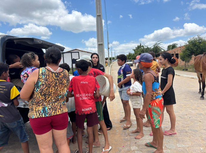 Polícia Civil promove ação solidária em comemoração ao Dia das Crianças no Sertão de Alagoas