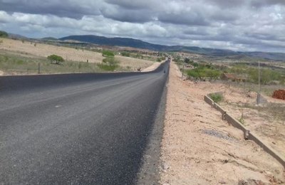 Obra de implantação da rodovia entre Água Branca a Mata Grande avança