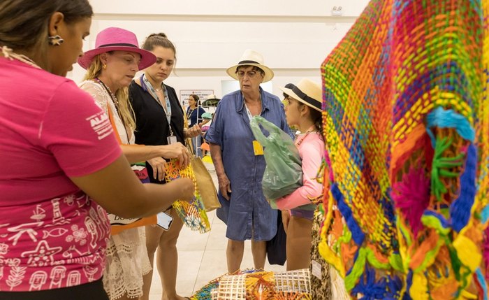 Turistas eram recebidos com apresentações culturais