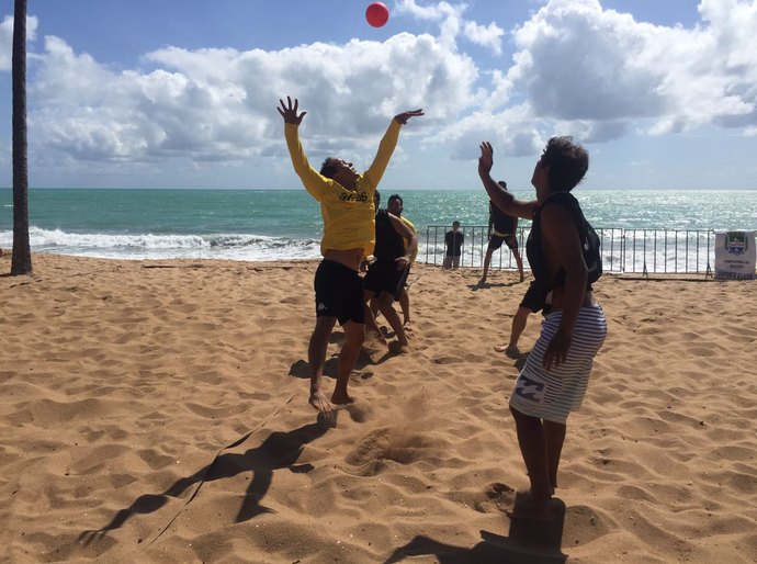 Torneio de handebol de areia movimenta orla de Maceió no último fim de semana