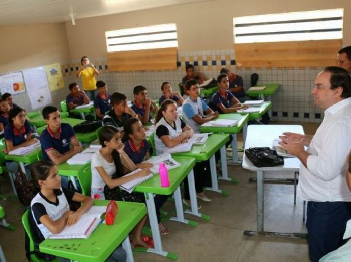 Governo anuncia mais investimentos para escolas no Agreste de Alagoas