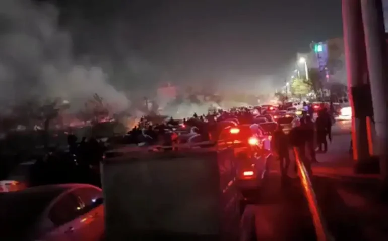 Protestos no Irã diminuem após forte repressão, dizem moradores