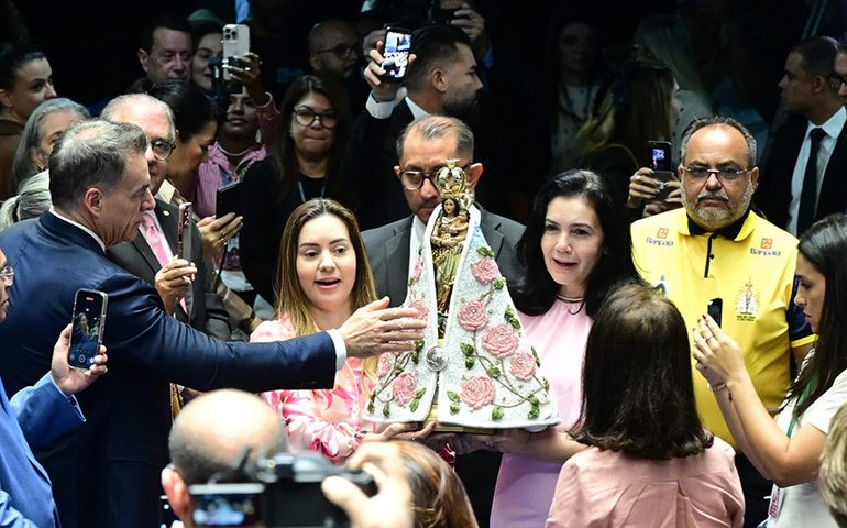 Sessão solene do Congresso celebra Círio e devoção a Nossa Senhora de Nazaré