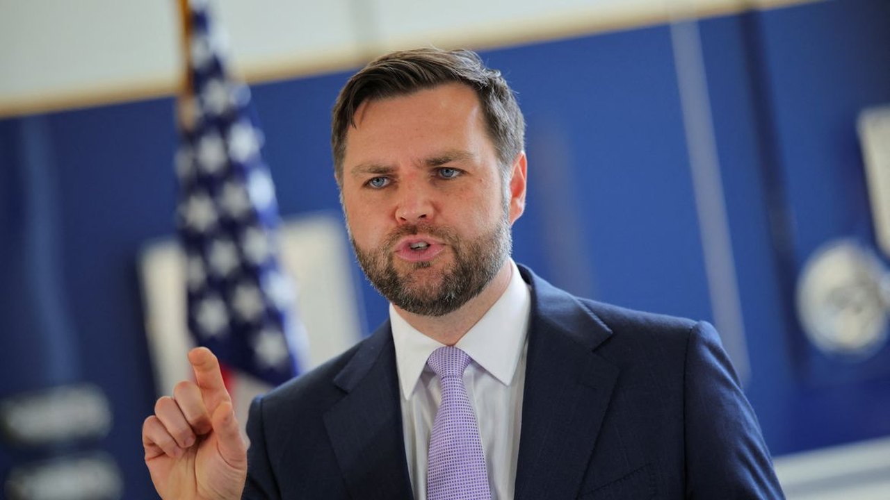 Vance pede que europeus levem a sério falas de Trump sobre Groenlândia