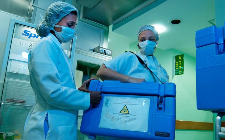 Transplante com HIV: ex-secretário é parente de sócios de laboratório