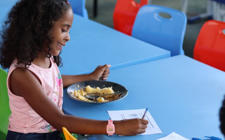 Estudantes da Escola Municipal Olavo Bilac participam de teste de aceitabilidade com carne suína
