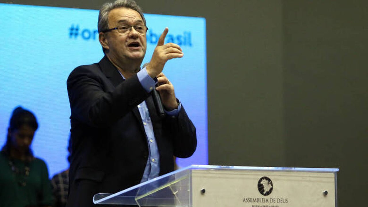 Discutido projeto que concede comenda ao pastor Samuel Câmara