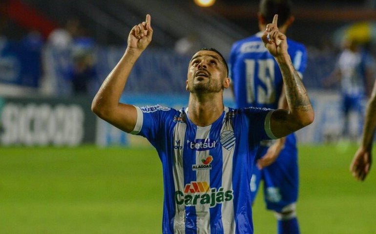 Jogadores do CSA visitam a Loja do Azulão nesta sexta-feira (26)