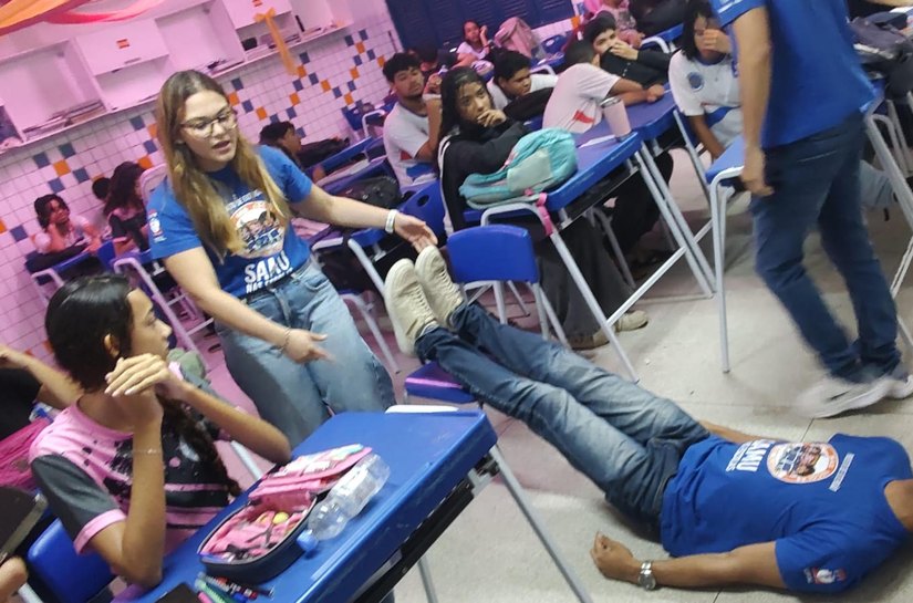 Samu leva noções de primeiros socorros a estudantes em escola do Clima Bom