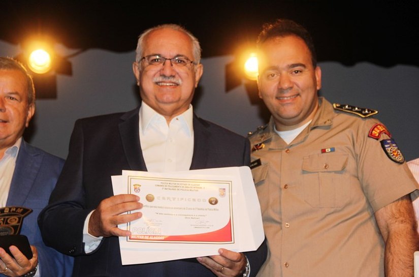 Rogério Teófilo é homenageado pelo 3º Batalhão de Polícia Militar
