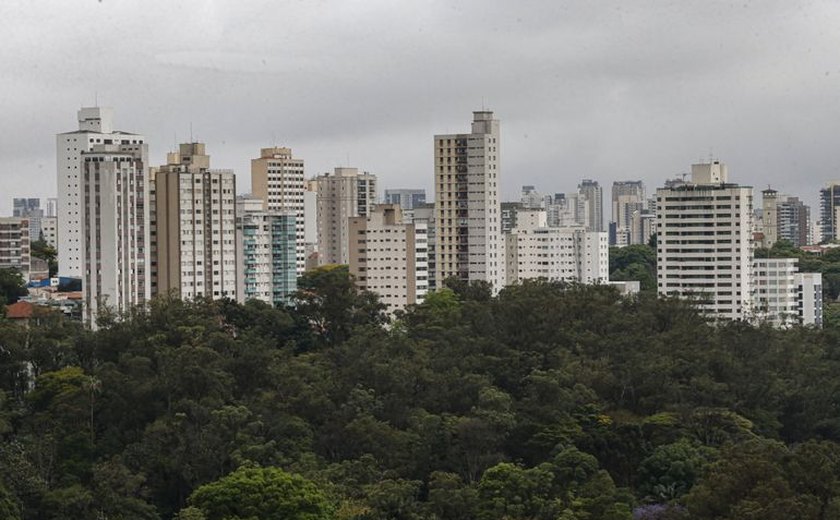 Desabamento de teto de empresa mata uma pessoa na Grande São Paulo