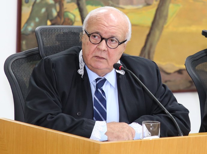 ALE entrega de Título de Cidadão Alagoano ao conselheiro Carlos Pinna