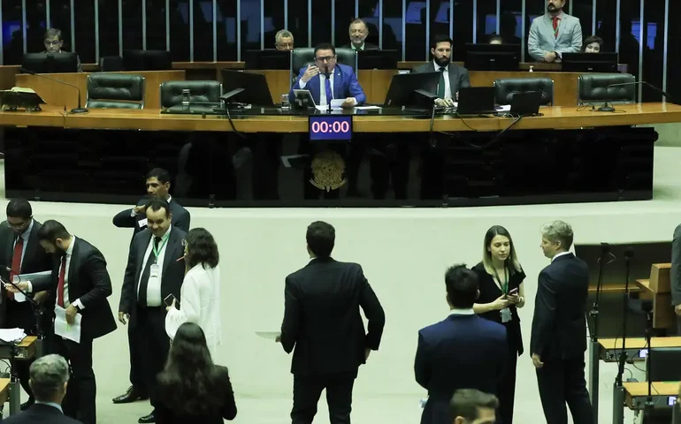 Câmara conclui votação de projeto que regulamenta reforma tributária